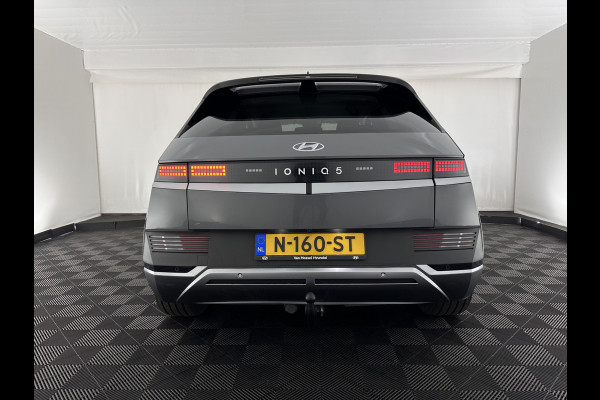 Hyundai IONIQ 5 Connect 73kWh [ 3-Fase ] {SOH-100%} (INCL-BTW) Aut *LEATHER-FABRIC | FULL-LED | DIGI-COCKPIT | AMBIENT-LIGHT | DAB | SHIFT-PADDLES | HEAD-UP | NAVI-FULLMAP | KEYLESS | CAMERA | HEATED-COMFORTSEATS | TOWBAR*