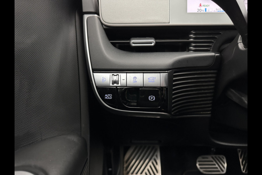 Hyundai IONIQ 5 Connect 73kWh [ 3-Fase ] {SOH-100%} (INCL-BTW) Aut *LEATHER-FABRIC | FULL-LED | DIGI-COCKPIT | AMBIENT-LIGHT | DAB | SHIFT-PADDLES | HEAD-UP | NAVI-FULLMAP | KEYLESS | CAMERA | HEATED-COMFORTSEATS | TOWBAR*