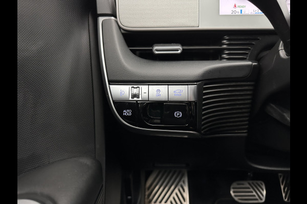 Hyundai IONIQ 5 Connect 73kWh [ 3-Fase ] {SOH-100%} (INCL-BTW) Aut *LEATHER-FABRIC | FULL-LED | DIGI-COCKPIT | AMBIENT-LIGHT | DAB | SHIFT-PADDLES | HEAD-UP | NAVI-FULLMAP | KEYLESS | CAMERA | HEATED-COMFORTSEATS | TOWBAR*