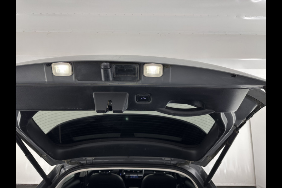 Hyundai IONIQ 5 Connect 73kWh [ 3-Fase ] {SOH-100%} (INCL-BTW) Aut *LEATHER-FABRIC | FULL-LED | DIGI-COCKPIT | AMBIENT-LIGHT | DAB | SHIFT-PADDLES | HEAD-UP | NAVI-FULLMAP | KEYLESS | CAMERA | HEATED-COMFORTSEATS | TOWBAR*