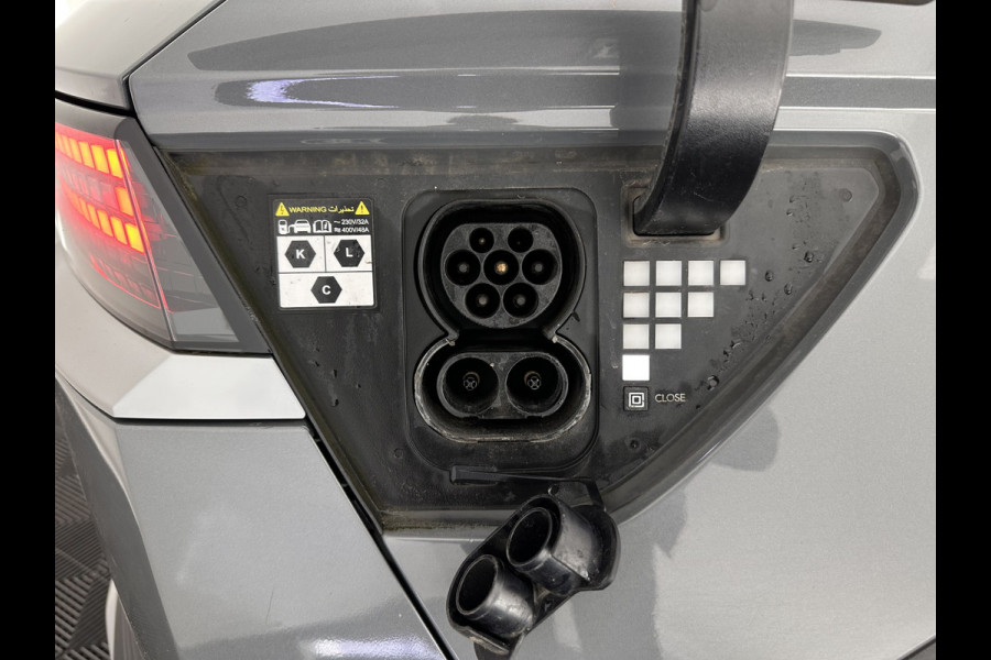 Hyundai IONIQ 5 Connect 73kWh [ 3-Fase ] {SOH-100%} (INCL-BTW) Aut *LEATHER-FABRIC | FULL-LED | DIGI-COCKPIT | AMBIENT-LIGHT | DAB | SHIFT-PADDLES | HEAD-UP | NAVI-FULLMAP | KEYLESS | CAMERA | HEATED-COMFORTSEATS | TOWBAR*