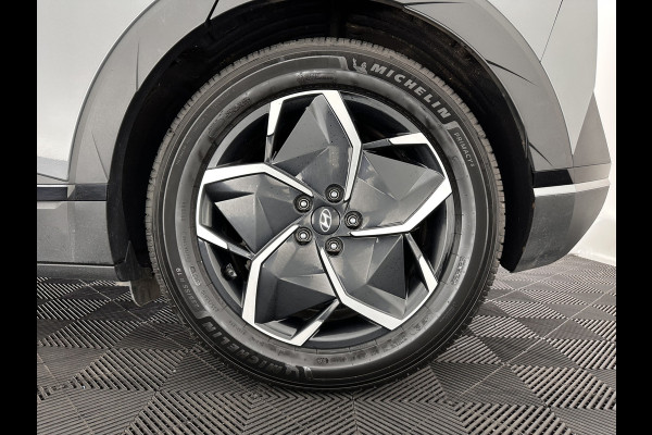 Hyundai IONIQ 5 Connect 73kWh [ 3-Fase ] {SOH-100%} (INCL-BTW) Aut *LEATHER-FABRIC | FULL-LED | DIGI-COCKPIT | AMBIENT-LIGHT | DAB | SHIFT-PADDLES | HEAD-UP | NAVI-FULLMAP | KEYLESS | CAMERA | HEATED-COMFORTSEATS | TOWBAR*
