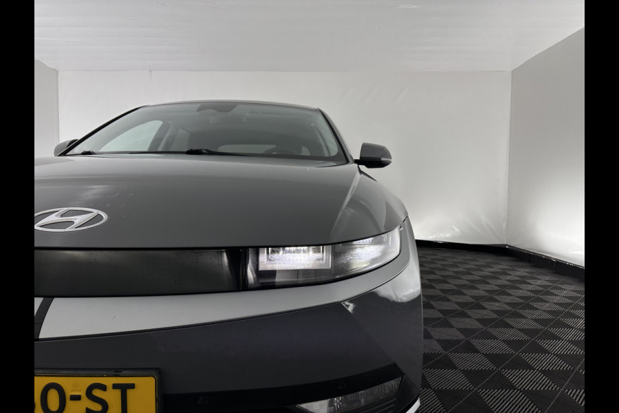 Hyundai IONIQ 5 Connect 73kWh [ 3-Fase ] {SOH-100%} (INCL-BTW) Aut *LEATHER-FABRIC | FULL-LED | DIGI-COCKPIT | AMBIENT-LIGHT | DAB | SHIFT-PADDLES | HEAD-UP | NAVI-FULLMAP | KEYLESS | CAMERA | HEATED-COMFORTSEATS | TOWBAR*