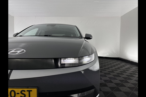 Hyundai IONIQ 5 Connect 73kWh [ 3-Fase ] {SOH-100%} (INCL-BTW) Aut *LEATHER-FABRIC | FULL-LED | DIGI-COCKPIT | AMBIENT-LIGHT | DAB | SHIFT-PADDLES | HEAD-UP | NAVI-FULLMAP | KEYLESS | CAMERA | HEATED-COMFORTSEATS | TOWBAR*