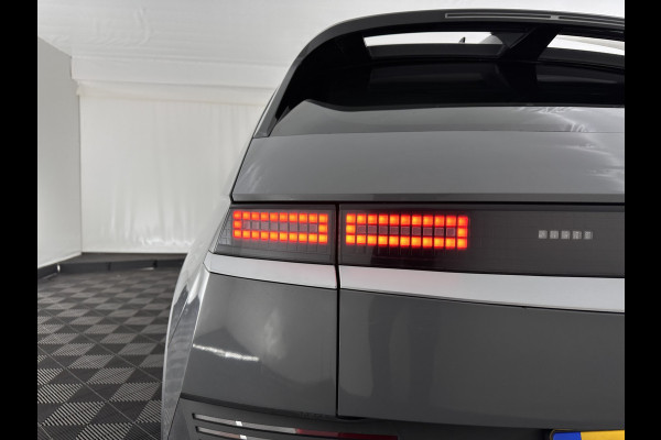 Hyundai IONIQ 5 Connect 73kWh [ 3-Fase ] {SOH-100%} (INCL-BTW) Aut *LEATHER-FABRIC | FULL-LED | DIGI-COCKPIT | AMBIENT-LIGHT | DAB | SHIFT-PADDLES | HEAD-UP | NAVI-FULLMAP | KEYLESS | CAMERA | HEATED-COMFORTSEATS | TOWBAR*