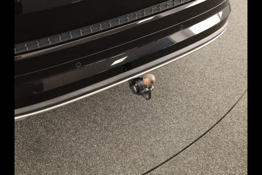 Škoda Kodiaq 1.5 TSI Sportline Business 150 pk Automaat (DSG) | Navigatie | Trekhaak (wegklapbaar) | Parkeersensoren | Achteruitrijcamera | Autom. airco (3 zones) | Stoelverwarming |