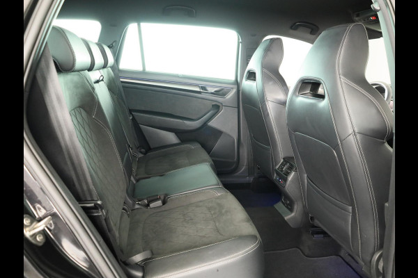Škoda Kodiaq 1.5 TSI Sportline Business 150 pk Automaat (DSG) | Navigatie | Trekhaak (wegklapbaar) | Parkeersensoren | Achteruitrijcamera | Autom. airco (3 zones) | Stoelverwarming |