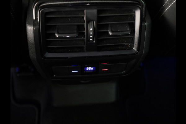 Škoda Kodiaq 1.5 TSI Sportline Business 150 pk Automaat (DSG) | Navigatie | Trekhaak (wegklapbaar) | Parkeersensoren | Achteruitrijcamera | Autom. airco (3 zones) | Stoelverwarming |