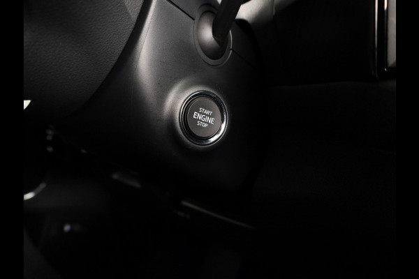 Škoda Kodiaq 1.5 TSI Sportline Business 150 pk Automaat (DSG) | Navigatie | Trekhaak (wegklapbaar) | Parkeersensoren | Achteruitrijcamera | Autom. airco (3 zones) | Stoelverwarming |