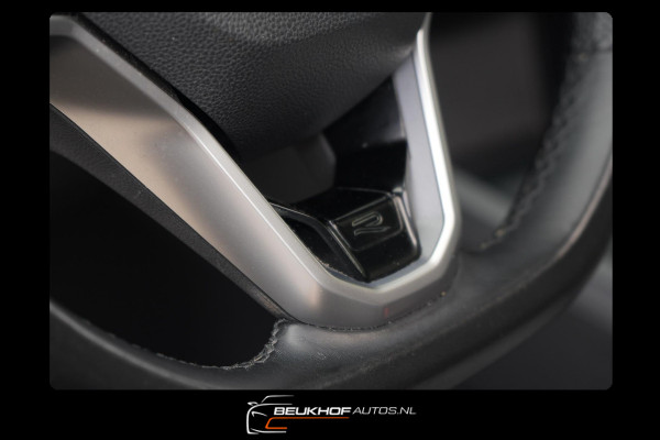 Volkswagen Golf 1.5 eTSI R-Line Pano H&K Audio Cruise Camera