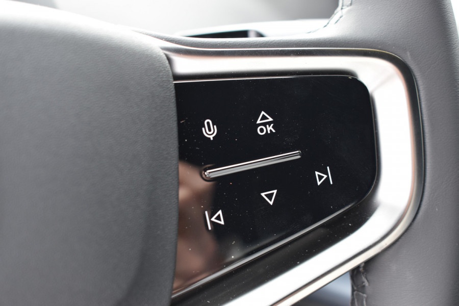 Volvo EX30 Extended Range Plus 69 kWh | ACC | Blis | H&K | Camera | 19"LMV | Elektr. klep