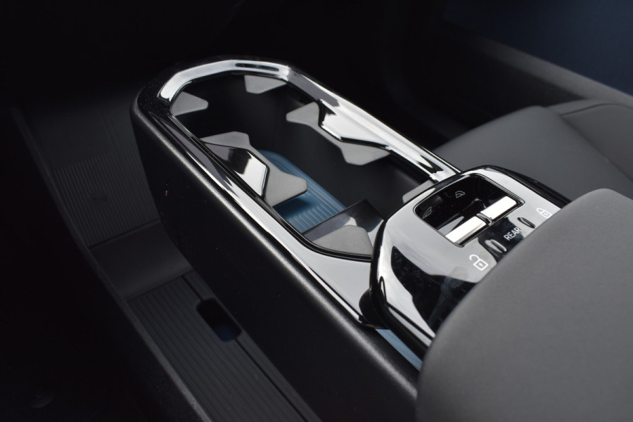 Volvo EX30 Extended Range Plus 69 kWh | ACC | Blis | H&K | Camera | 19"LMV | Elektr. klep