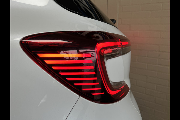 Renault Captur 1.6 E-Tech 160 R.S. Line | Groot Navi | 18" | Stoelverwarming | Camera | PDC V+A |