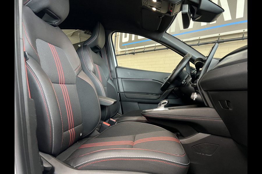 Renault Captur 1.6 E-Tech 160 R.S. Line | Groot Navi | 18" | Stoelverwarming | Camera | PDC V+A |