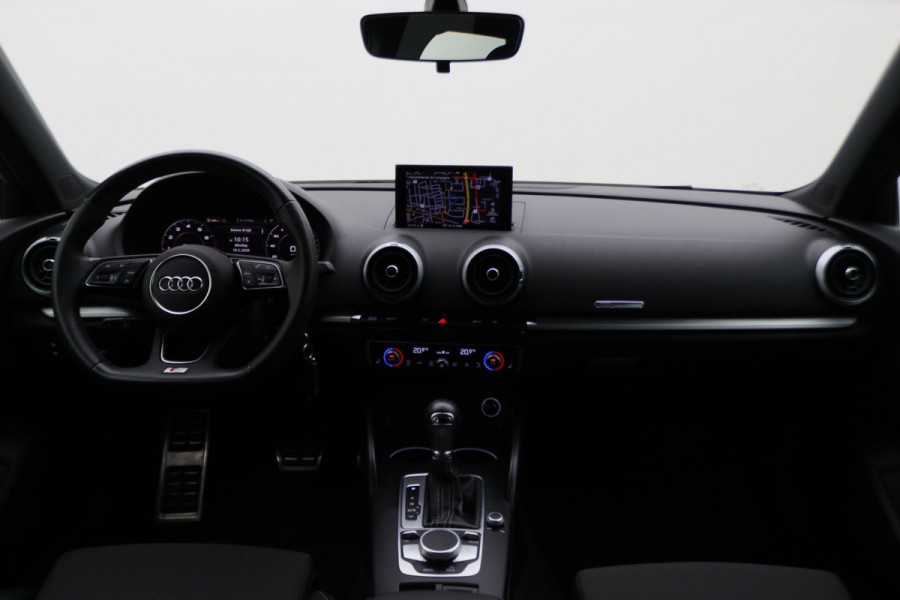 Audi A3 Sportback 35 TFSI CoD Advance Sport Leder/Stof, Stoelverwarming, Apple Carplay, Camera, Trekhaak, LED, 18''
