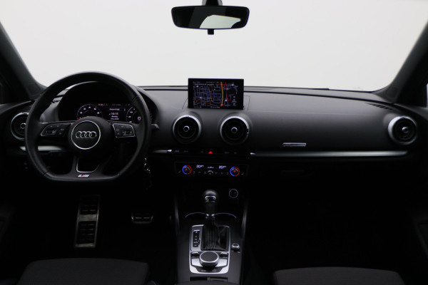 Audi A3 Sportback 35 TFSI CoD Advance Sport Leder/Stof, Stoelverwarming, Apple Carplay, Camera, Trekhaak, LED, 18''