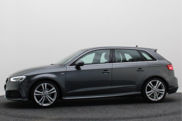 Audi A3 Sportback 35 TFSI CoD Advance Sport Leder/Stof, Stoelverwarming, Apple Carplay, Camera, Trekhaak, LED, 18''