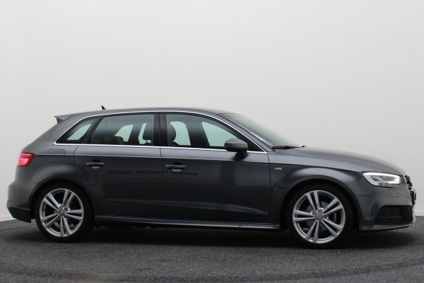 Audi A3 Sportback 35 TFSI CoD Advance Sport Leder/Stof, Stoelverwarming, Apple Carplay, Camera, Trekhaak, LED, 18''