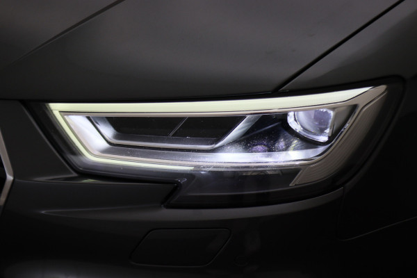 Audi A3 Sportback 35 TFSI CoD Advance Sport Leder/Stof, Stoelverwarming, Apple Carplay, Camera, Trekhaak, LED, 18''