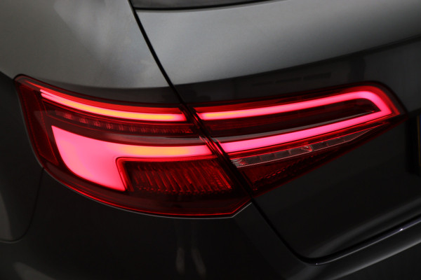 Audi A3 Sportback 35 TFSI CoD Advance Sport Leder/Stof, Stoelverwarming, Apple Carplay, Camera, Trekhaak, LED, 18''