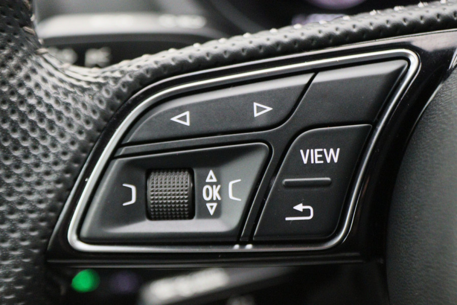 Audi A3 Sportback 35 TFSI CoD Advance Sport Leder/Stof, Stoelverwarming, Apple Carplay, Camera, Trekhaak, LED, 18''