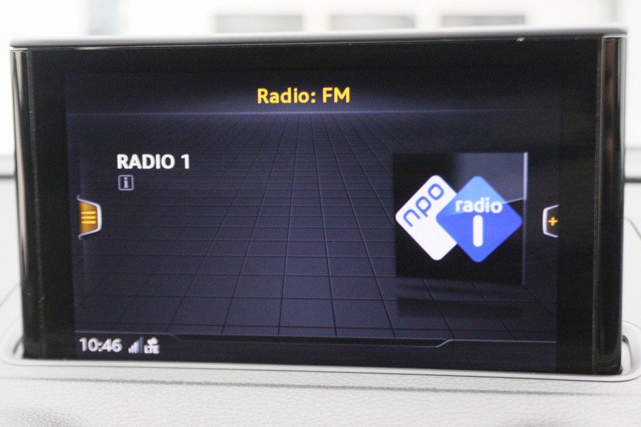 Audi A3 Sportback 35 TFSI CoD Advance Sport Leder/Stof, Stoelverwarming, Apple Carplay, Camera, Trekhaak, LED, 18''