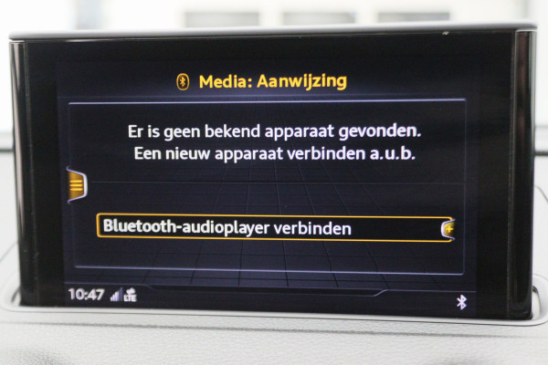 Audi A3 Sportback 35 TFSI CoD Advance Sport Leder/Stof, Stoelverwarming, Apple Carplay, Camera, Trekhaak, LED, 18''