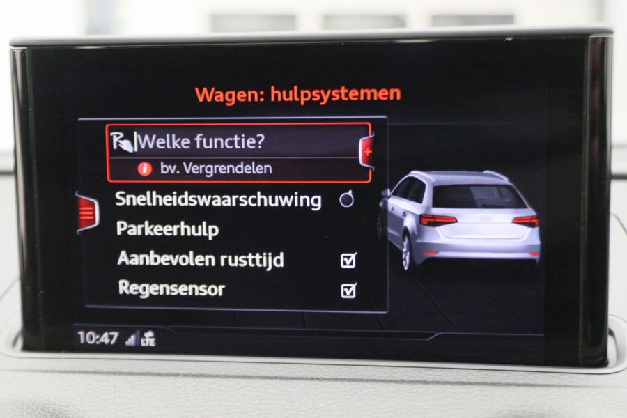 Audi A3 Sportback 35 TFSI CoD Advance Sport Leder/Stof, Stoelverwarming, Apple Carplay, Camera, Trekhaak, LED, 18''