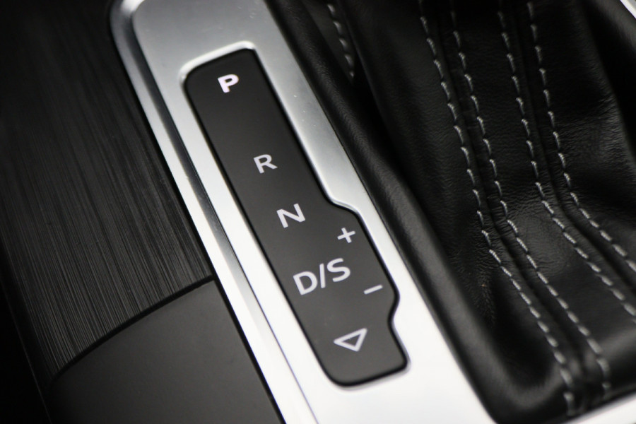 Audi A3 Sportback 35 TFSI CoD Advance Sport Leder/Stof, Stoelverwarming, Apple Carplay, Camera, Trekhaak, LED, 18''