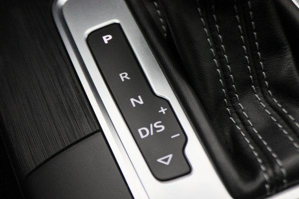 Audi A3 Sportback 35 TFSI CoD Advance Sport Leder/Stof, Stoelverwarming, Apple Carplay, Camera, Trekhaak, LED, 18''