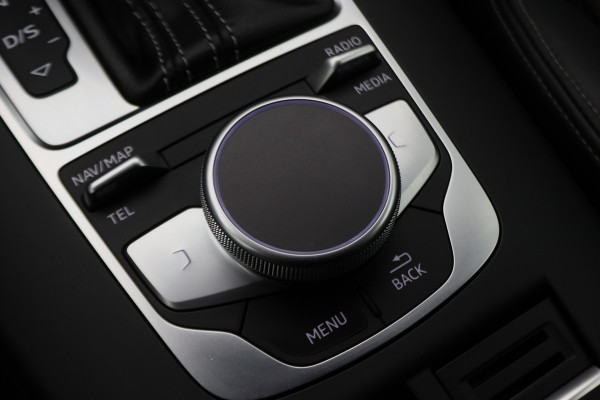 Audi A3 Sportback 35 TFSI CoD Advance Sport Leder/Stof, Stoelverwarming, Apple Carplay, Camera, Trekhaak, LED, 18''