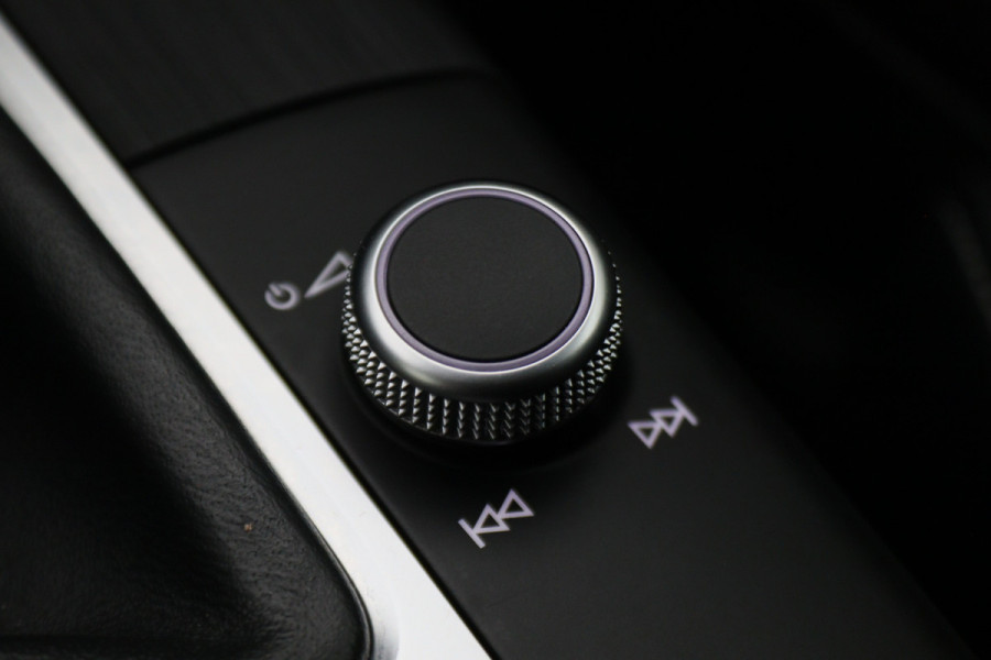 Audi A3 Sportback 35 TFSI CoD Advance Sport Leder/Stof, Stoelverwarming, Apple Carplay, Camera, Trekhaak, LED, 18''