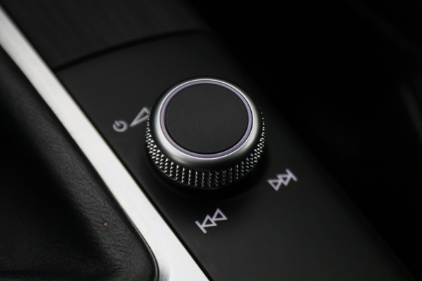 Audi A3 Sportback 35 TFSI CoD Advance Sport Leder/Stof, Stoelverwarming, Apple Carplay, Camera, Trekhaak, LED, 18''