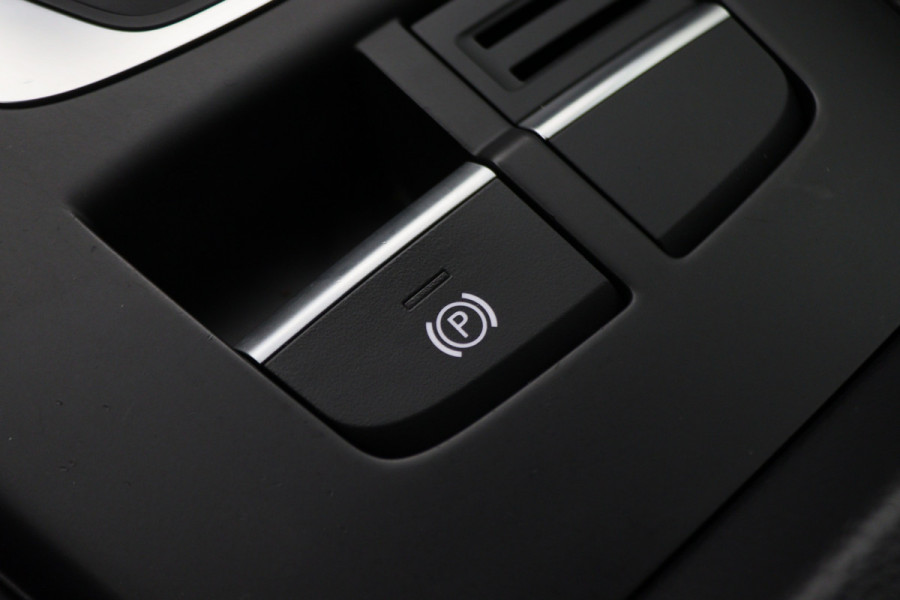 Audi A3 Sportback 35 TFSI CoD Advance Sport Leder/Stof, Stoelverwarming, Apple Carplay, Camera, Trekhaak, LED, 18''