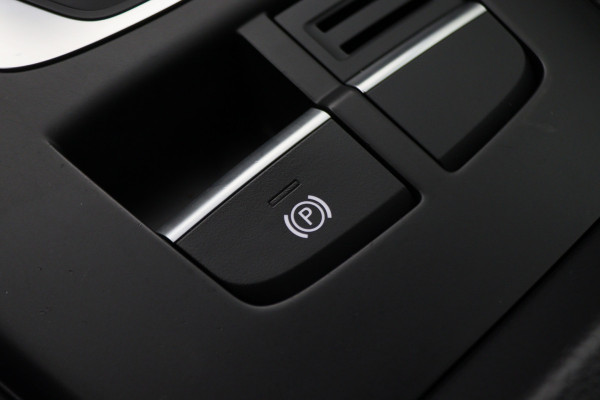 Audi A3 Sportback 35 TFSI CoD Advance Sport Leder/Stof, Stoelverwarming, Apple Carplay, Camera, Trekhaak, LED, 18''