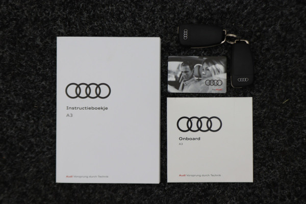 Audi A3 Sportback 35 TFSI CoD Advance Sport Leder/Stof, Stoelverwarming, Apple Carplay, Camera, Trekhaak, LED, 18''