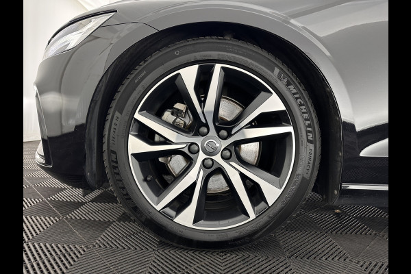 Volvo S60 2.0 B3 R-Design Black Edition (INCL-BTW) Aut. *FULL-LED | LEATHER | HEATED-R-SPORTSEATS | HARMAN/KARDON | MEMORY-PACK | CAMERA | NAVI-FULLMAP | ECC | PRIVACYGLASS | PDC | CRUISE | LANE-ASIST | DAB | DIGI-COCKPIT | TOWBAR