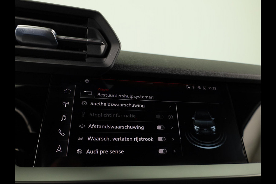 Audi A3 Sportback 30 TFSI Pro Line 110PK | Navigatie via app | Parkeersensoren | 16 inch Lichtmetalen velgen | Cruise controle