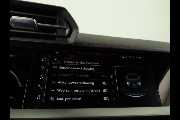 Audi A3 Sportback 30 TFSI Pro Line 110PK | Navigatie via app | Parkeersensoren | 16 inch Lichtmetalen velgen | Cruise controle