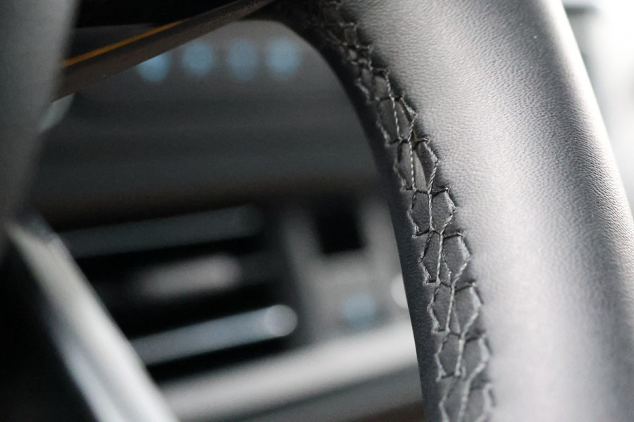 Ford Transit Custom 320 2.0 TDCI L2H1 Limited 170 PK | BPM VRIJ | ACC | Blind Spot | Navigatie | Camera | CarPlay | Lane Assist | Stoelverwarming | Raptor Edition | 3-Zitter | Verlengde fabrieksgarantie tot 11-2029