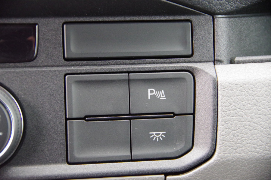 Volkswagen Crafter 35 2.0 TDI L3H3 177PK AUT. TREKHAAK, CAMERA, NAVI, CRUISE, CARPLAY, AIRCO, PARKEERSENSOREN