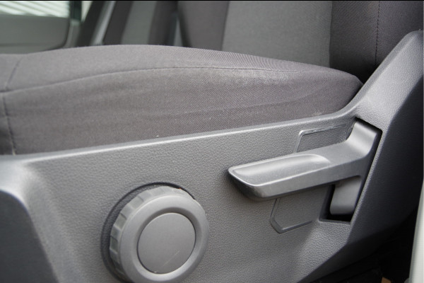 Volkswagen Crafter 35 2.0 TDI L3H3 177PK AUT. TREKHAAK, CAMERA, NAVI, CRUISE, CARPLAY, AIRCO, PARKEERSENSOREN