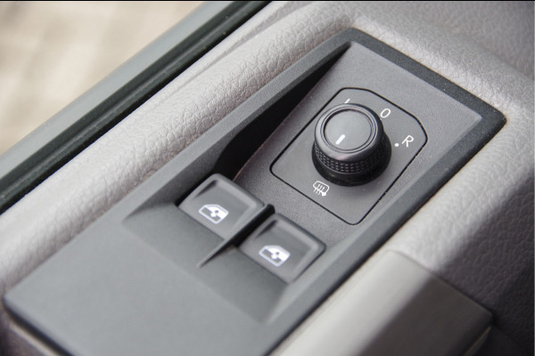 Volkswagen Crafter 35 2.0 TDI L3H3 177PK AUT. TREKHAAK, CAMERA, NAVI, CRUISE, CARPLAY, AIRCO, PARKEERSENSOREN