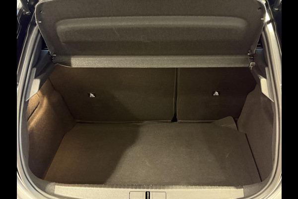 Peugeot 208 Hybrid 136 e-DCS6 GT Leder Alcantara interieur