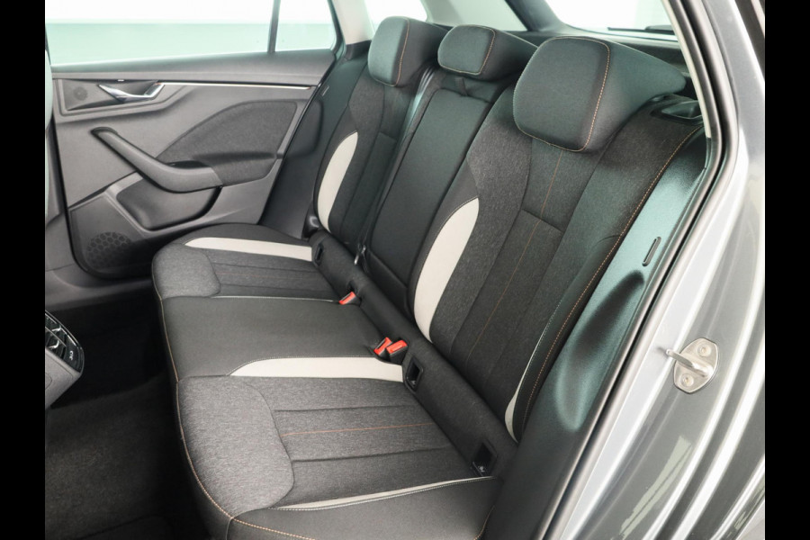 Škoda Kamiq 1.0 TSI Business Edition 115pk Automaat | Verlende garantie | Parkeercamera | Navigatie | Verwarmbare voorstoelen