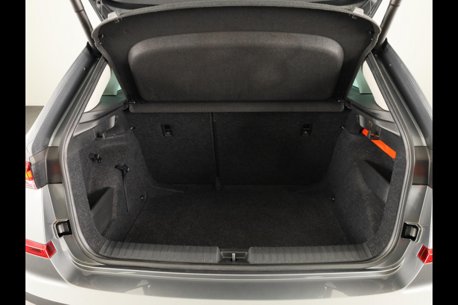 Škoda Kamiq 1.0 TSI Business Edition 115pk Automaat | Verlende garantie | Parkeercamera | Navigatie | Verwarmbare voorstoelen