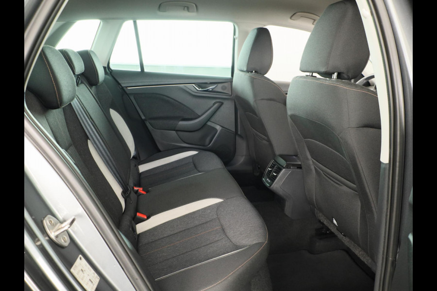 Škoda Kamiq 1.0 TSI Business Edition 115pk Automaat | Verlende garantie | Parkeercamera | Navigatie | Verwarmbare voorstoelen