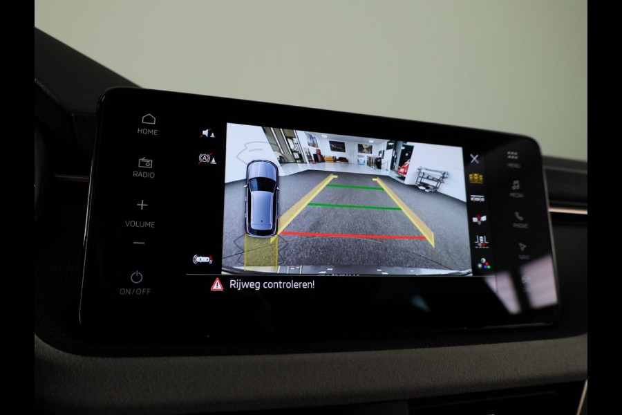 Škoda Kamiq 1.0 TSI Business Edition 115pk Automaat | Verlende garantie | Parkeercamera | Navigatie | Verwarmbare voorstoelen