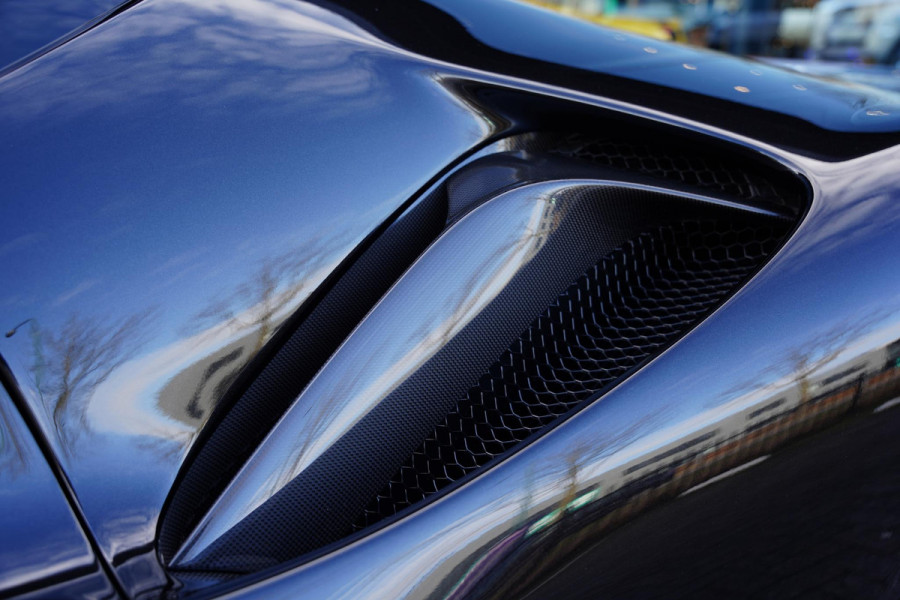 Ferrari SF90 Stradale 4.0 V8 / Carbon Interieur + Exterieur / Lifting