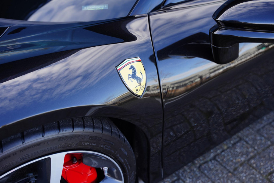 Ferrari SF90 Stradale 4.0 V8 / Carbon Interieur + Exterieur / Lifting